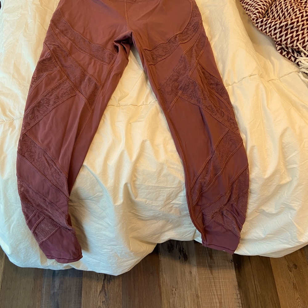 Lululemon Wunder Under 6